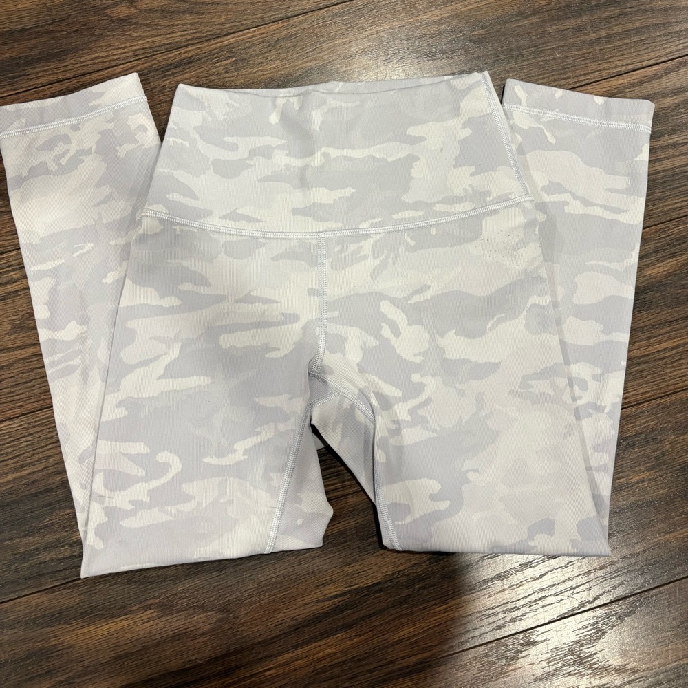 Lululemon White/Grey Camo High Rise Crop Leggings Size 4